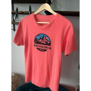 Patagonia Organic Cotton Mountain Logo T-Shirt Slim Fit Small Coral Pink